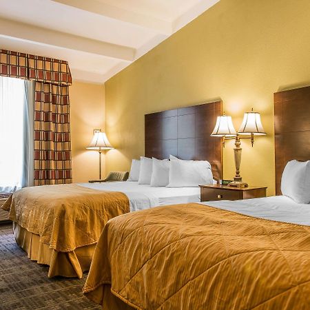 Clarion Hotel&Suites Hamden - New Haven Buitenkant foto