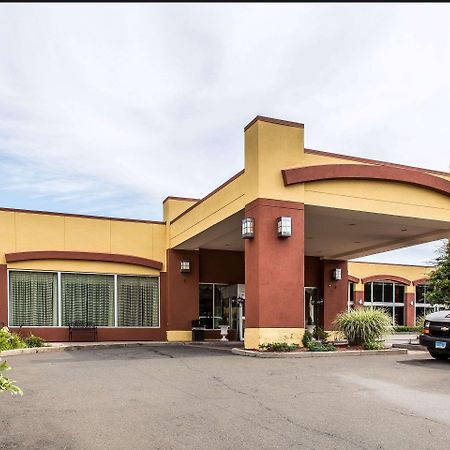 Clarion Hotel&Suites Hamden - New Haven Buitenkant foto