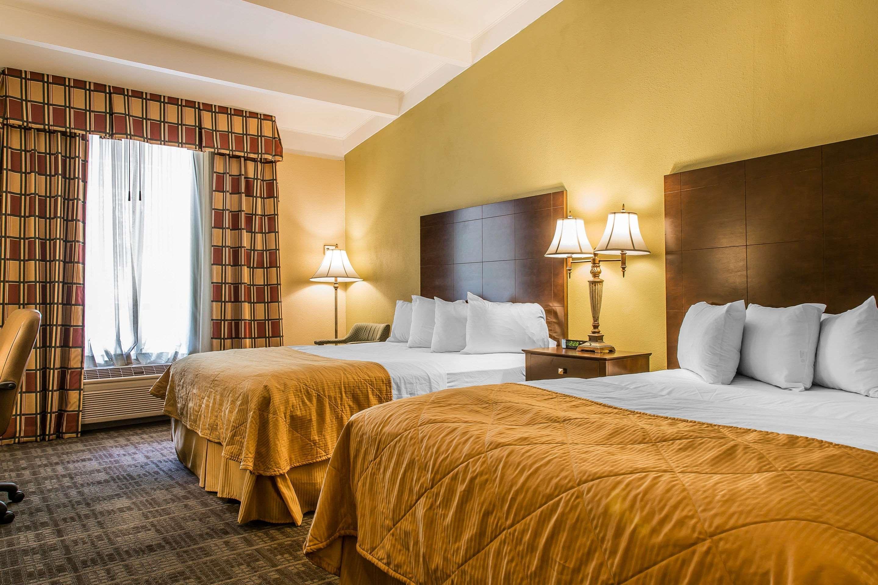 Clarion Hotel&Suites Hamden - New Haven Buitenkant foto
