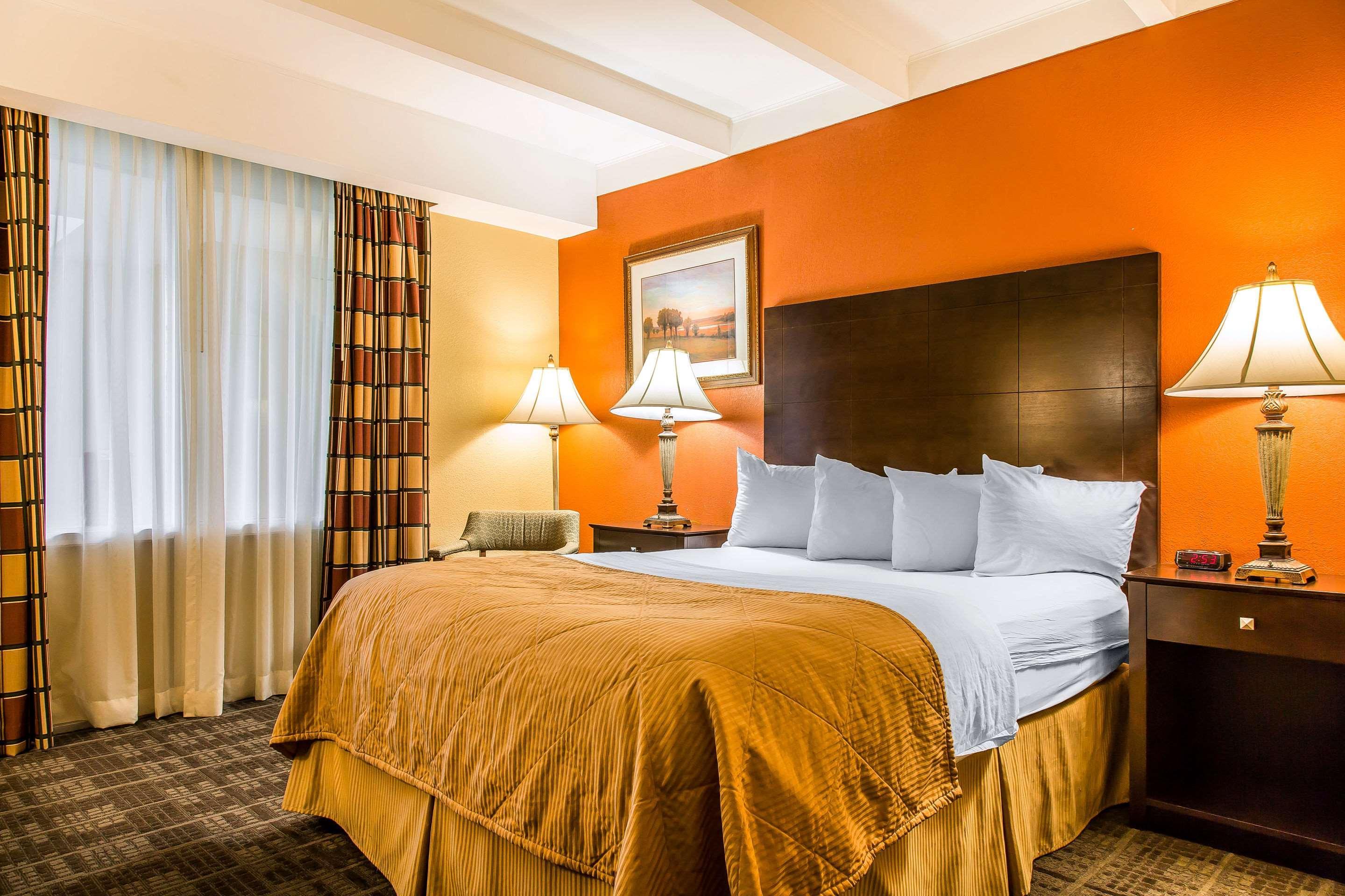 Clarion Hotel&Suites Hamden - New Haven Buitenkant foto