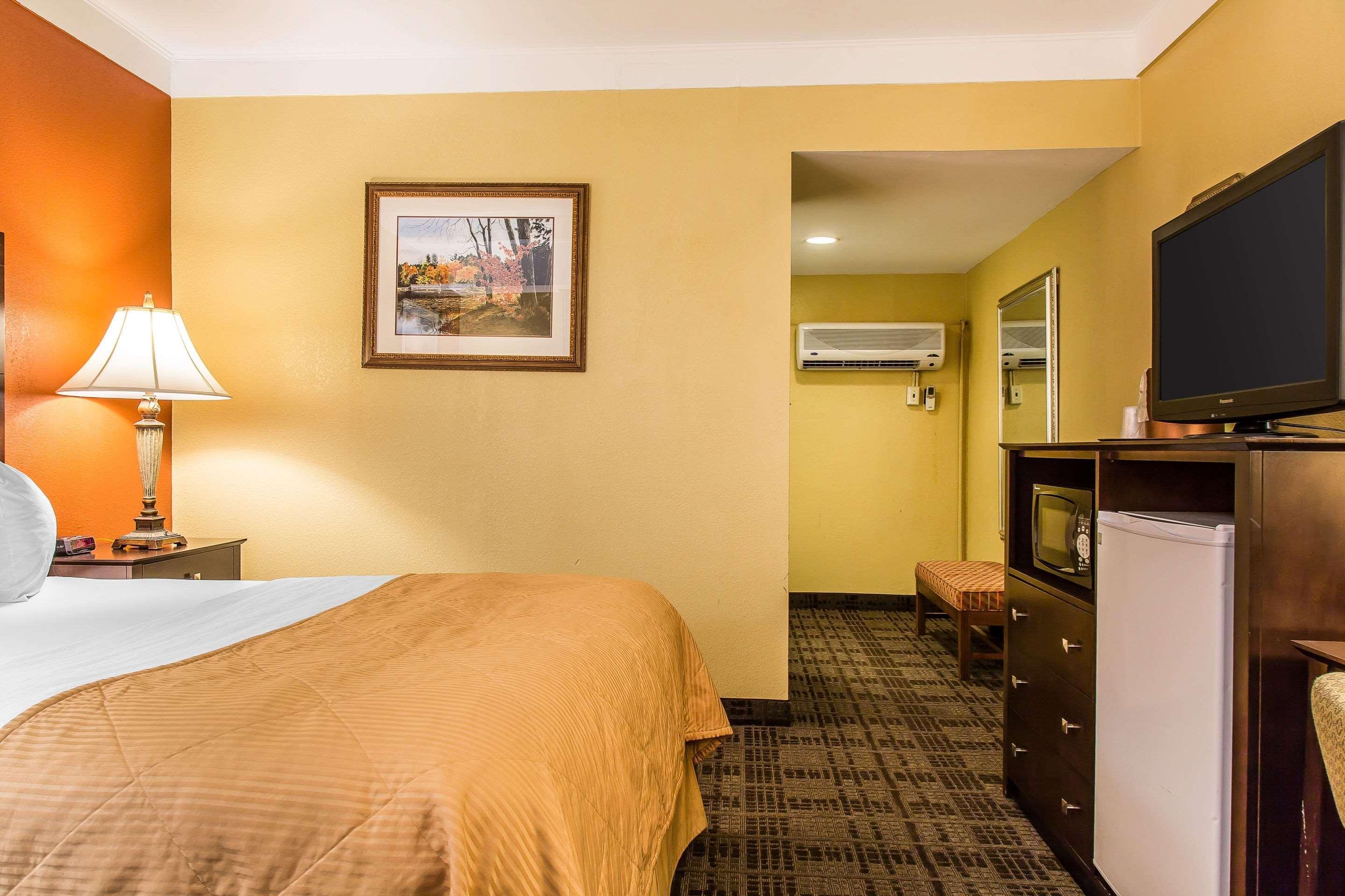 Clarion Hotel&Suites Hamden - New Haven Buitenkant foto