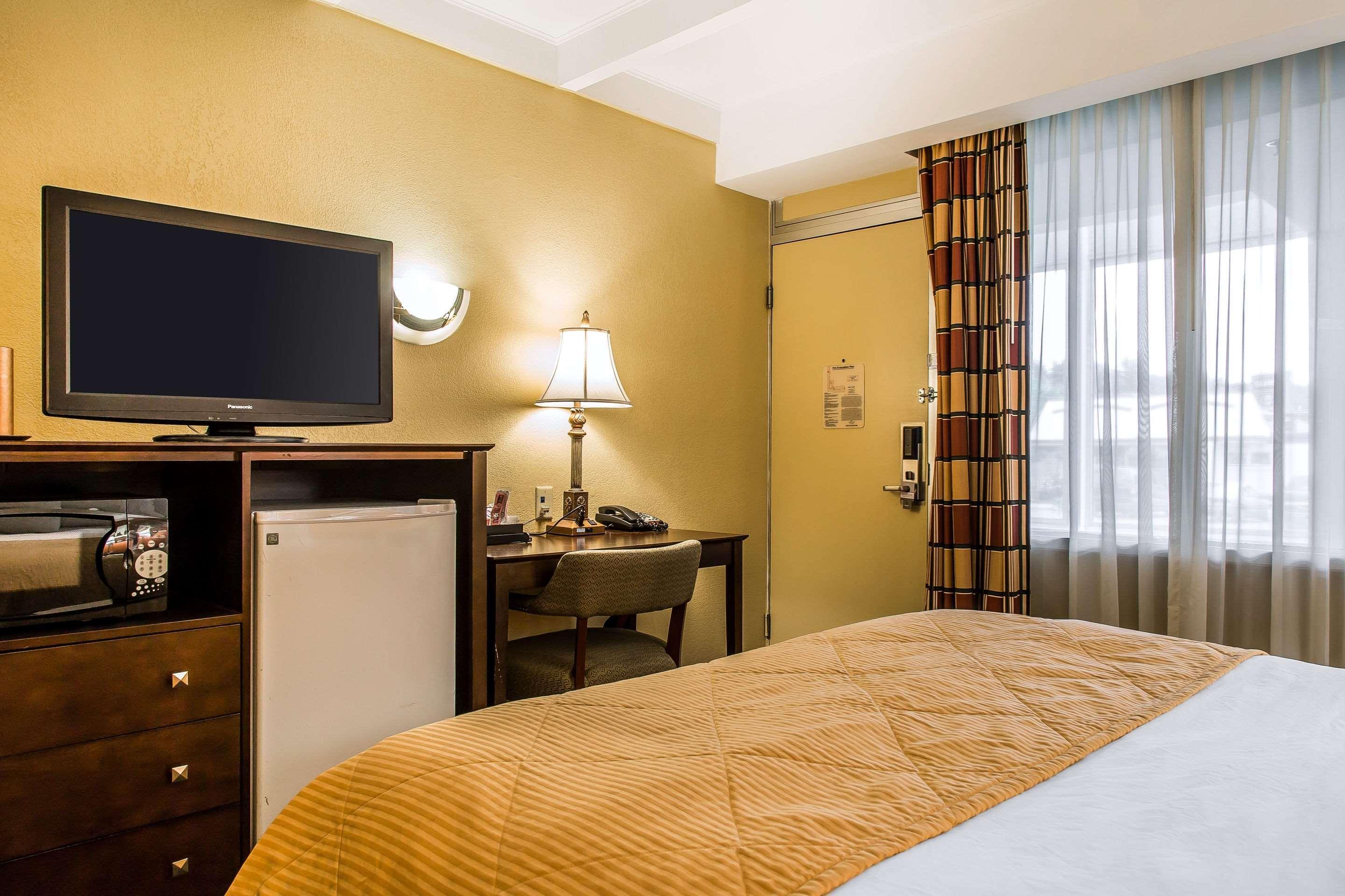 Clarion Hotel&Suites Hamden - New Haven Buitenkant foto