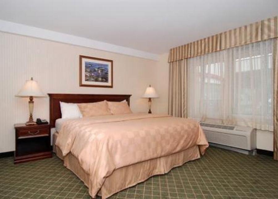 Clarion Hotel&Suites Hamden - New Haven Buitenkant foto