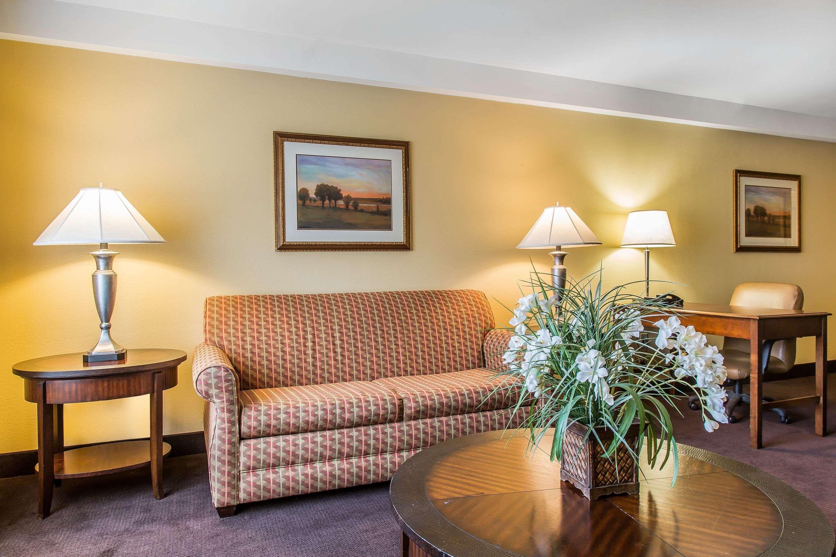 Clarion Hotel&Suites Hamden - New Haven Buitenkant foto