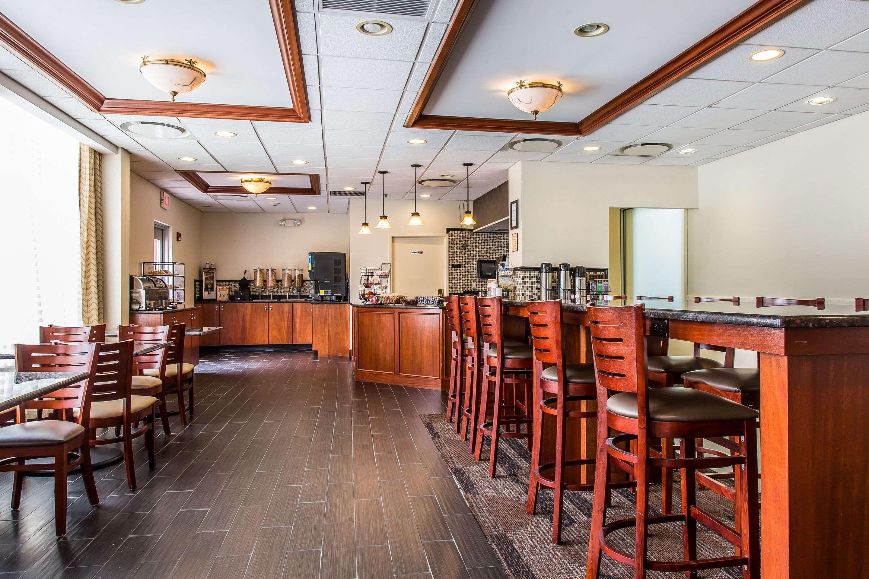 Clarion Hotel&Suites Hamden - New Haven Buitenkant foto