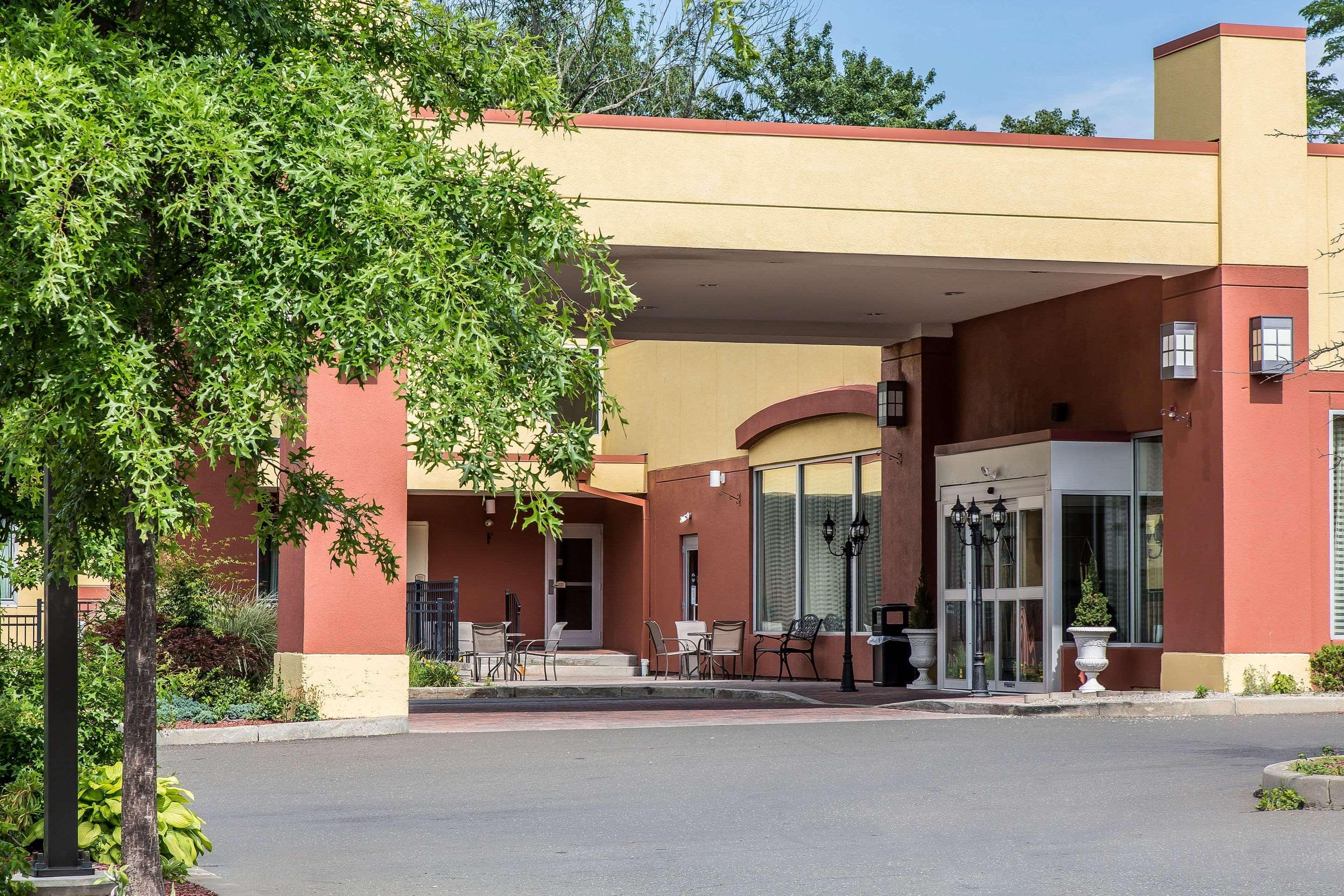 Clarion Hotel&Suites Hamden - New Haven Buitenkant foto