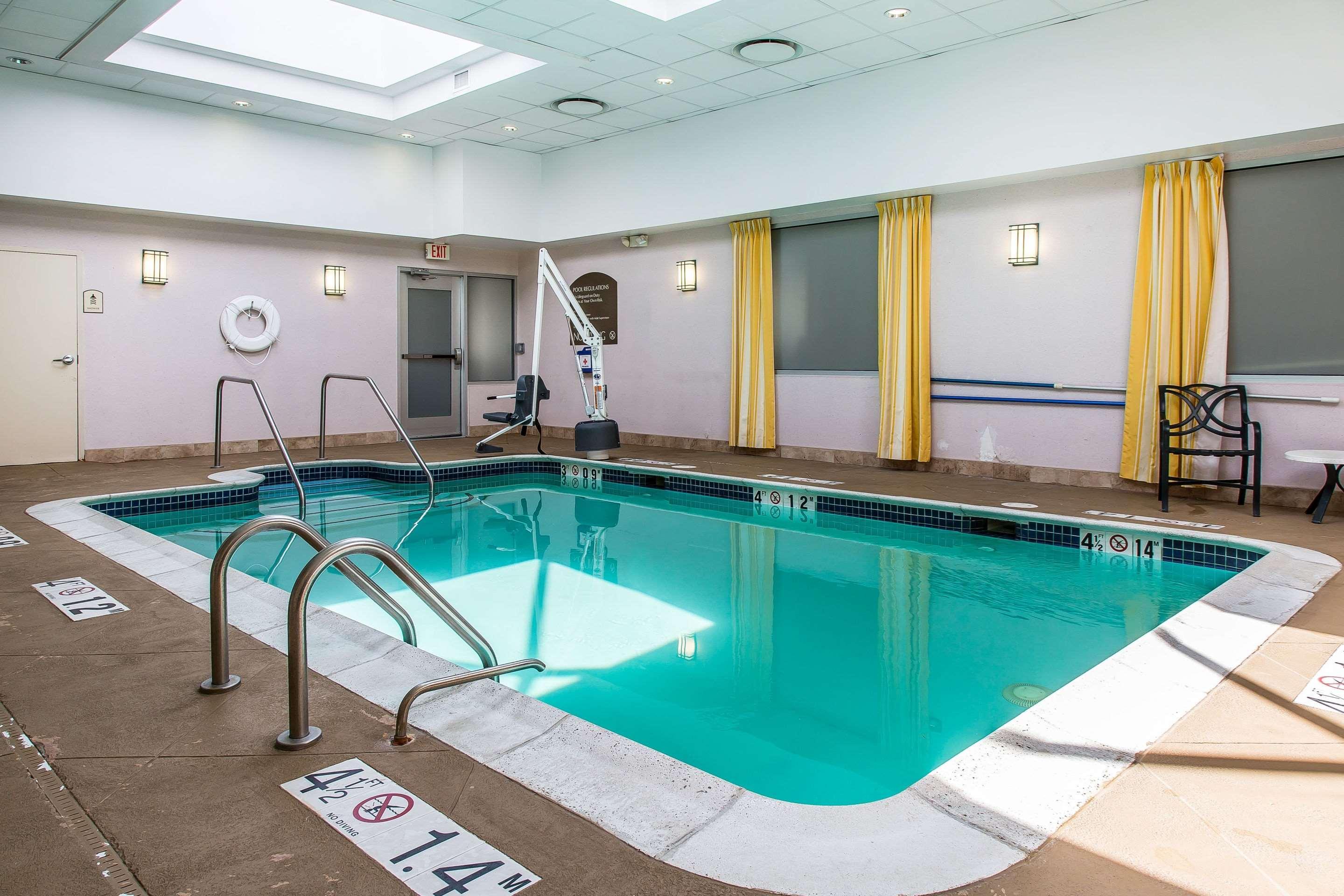 Clarion Hotel&Suites Hamden - New Haven Buitenkant foto