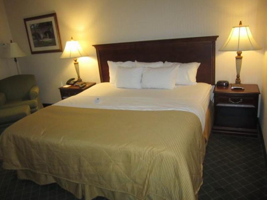 Clarion Hotel&Suites Hamden - New Haven Buitenkant foto