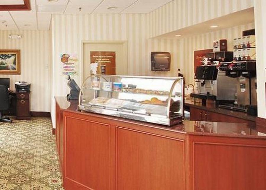 Clarion Hotel&Suites Hamden - New Haven Buitenkant foto