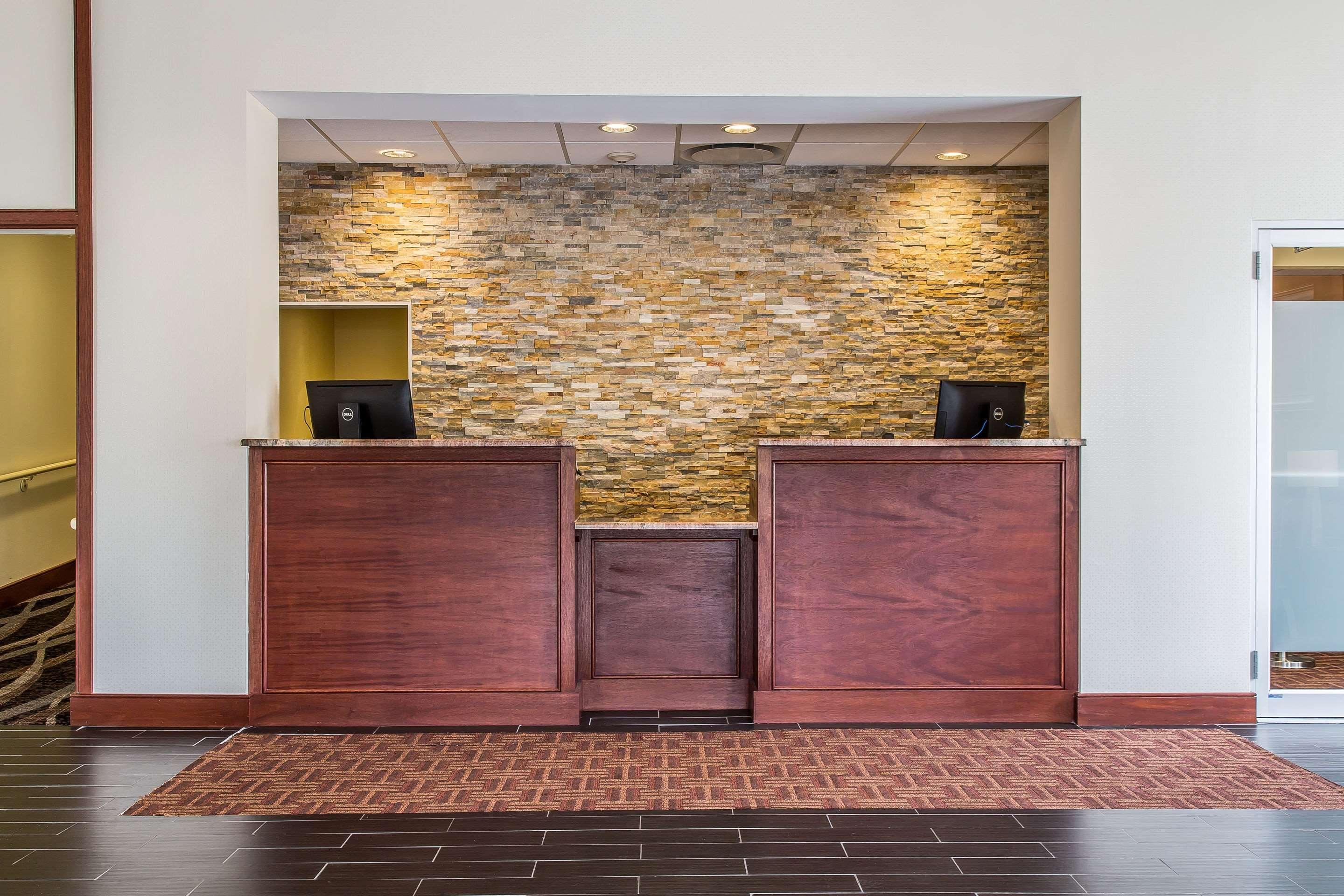 Clarion Hotel&Suites Hamden - New Haven Buitenkant foto