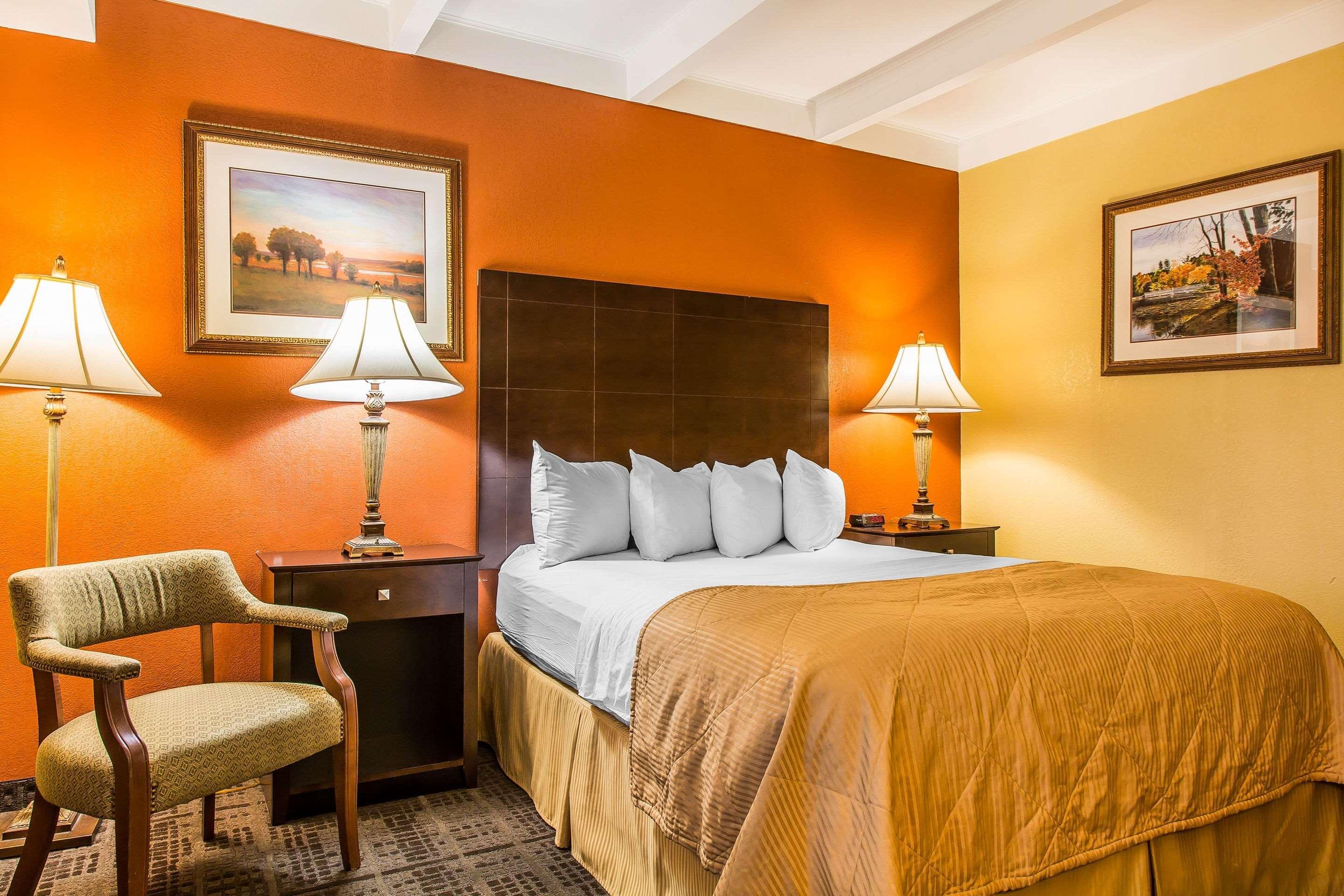 Clarion Hotel&Suites Hamden - New Haven Buitenkant foto