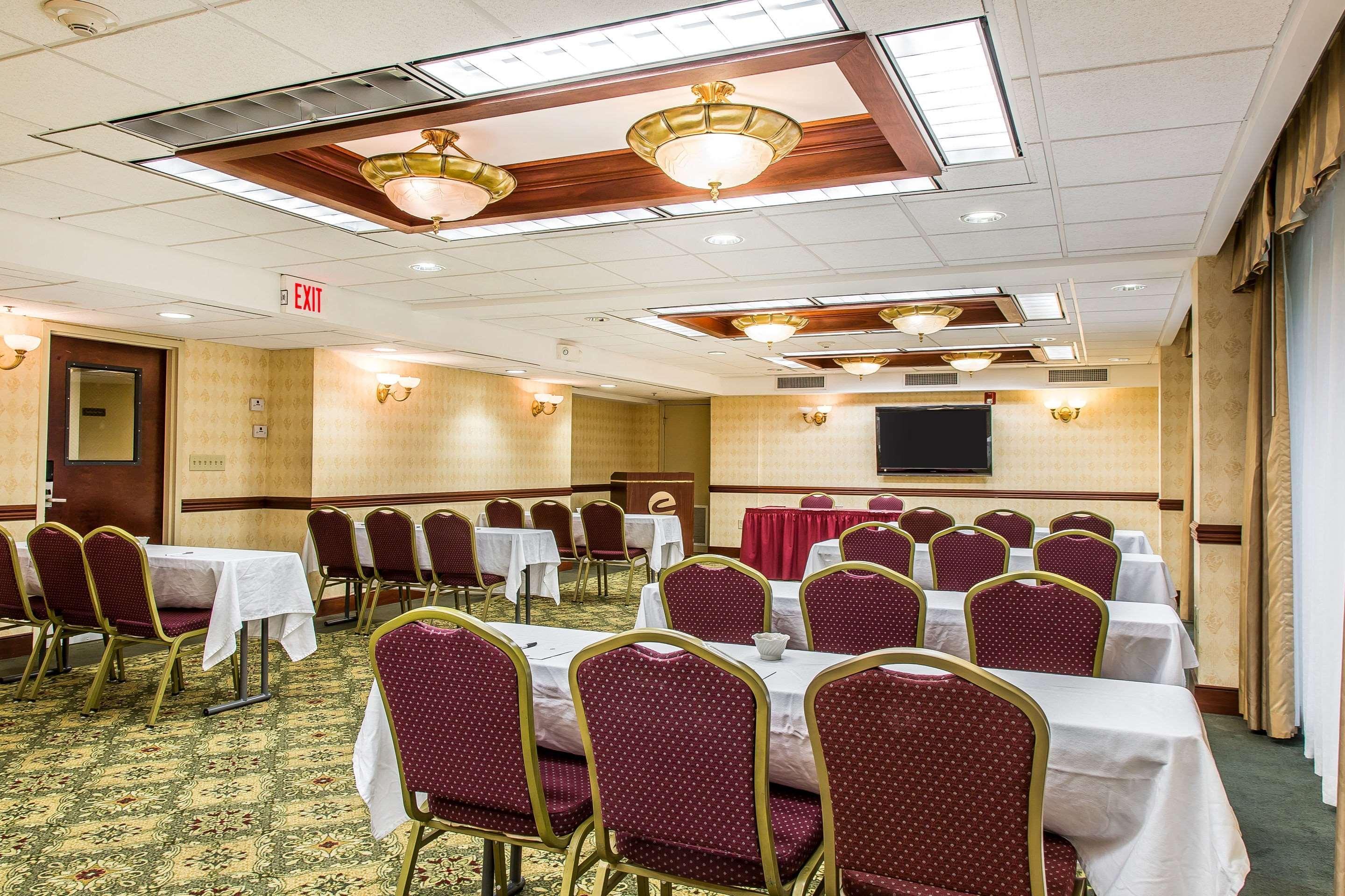 Clarion Hotel&Suites Hamden - New Haven Buitenkant foto