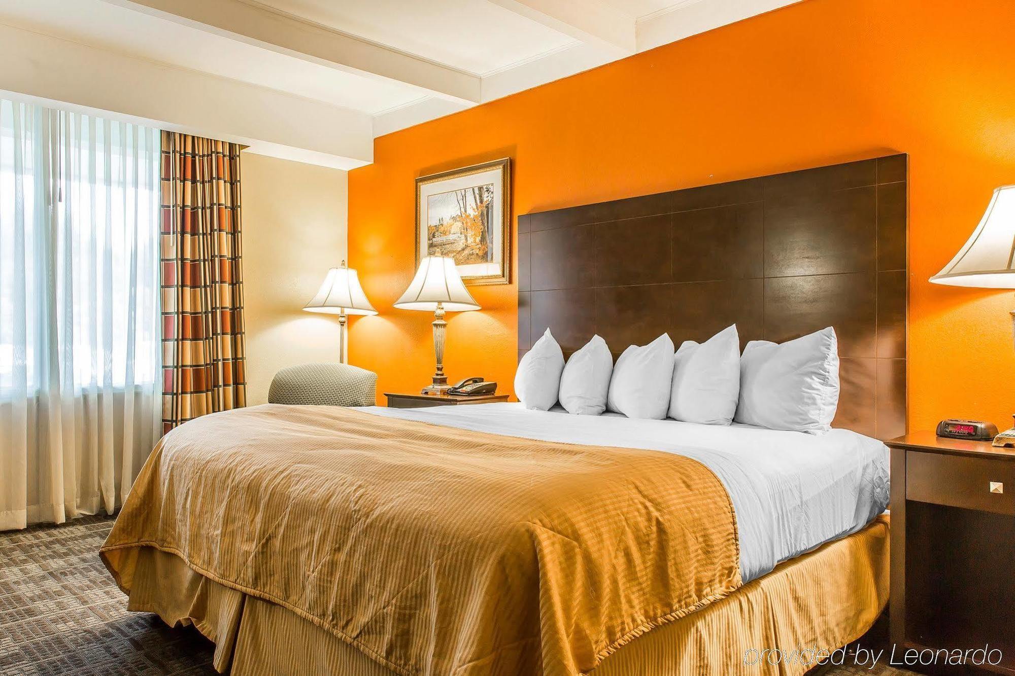 Clarion Hotel&Suites Hamden - New Haven Buitenkant foto